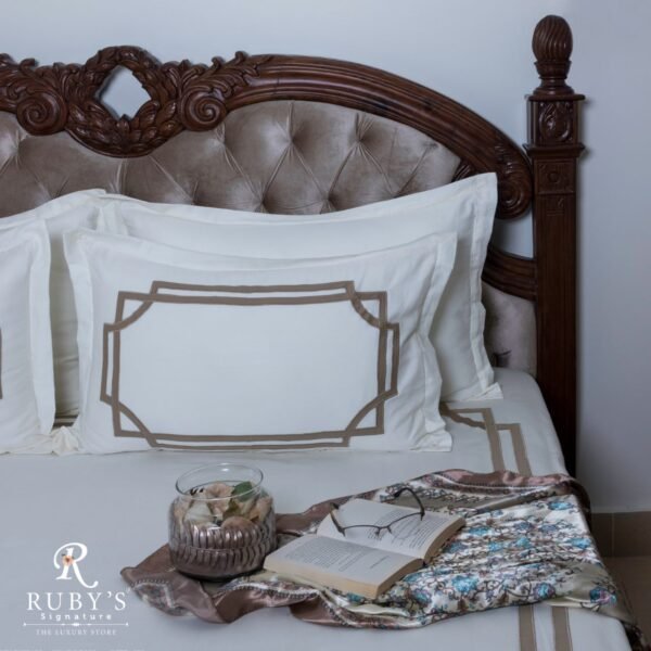 Majestueux Earthy Bed sheet
